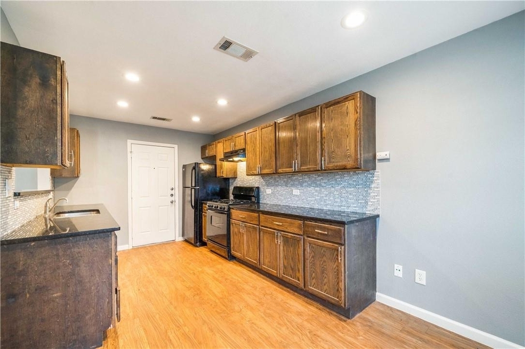 16336 Edgemere Dr - Photo 4