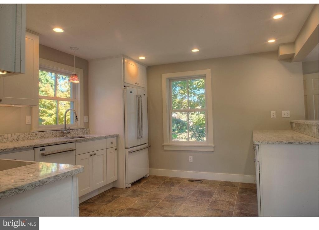 5253 Upper Mountain Road - Photo 9