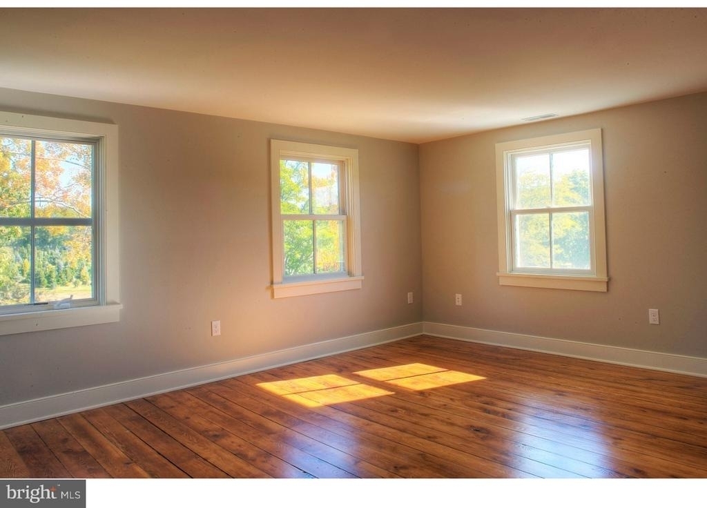 5253 Upper Mountain Road - Photo 10