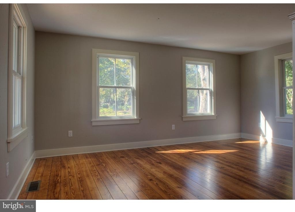 5253 Upper Mountain Road - Photo 11