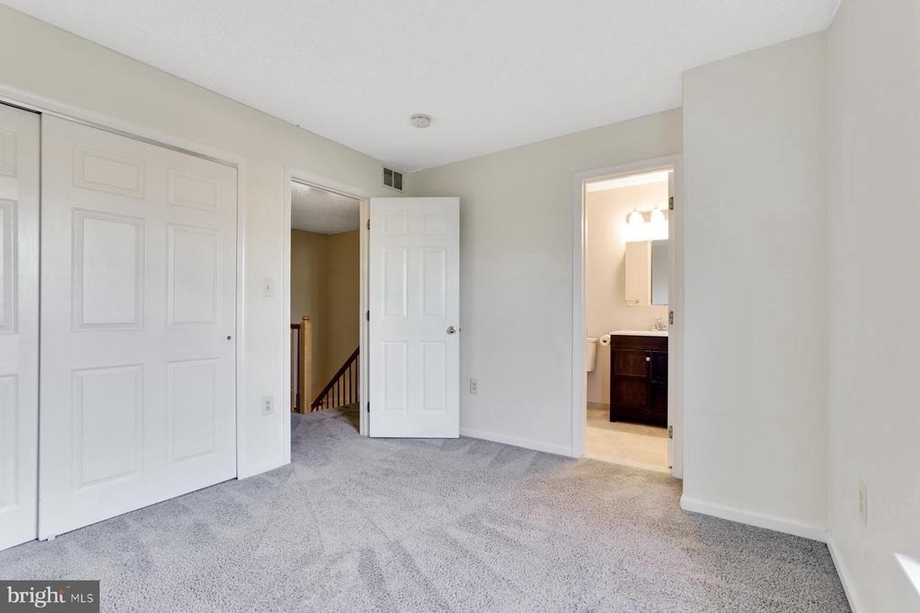140 Barrow - Photo 14