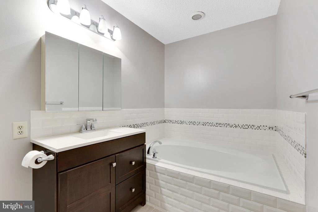 140 Barrow - Photo 20