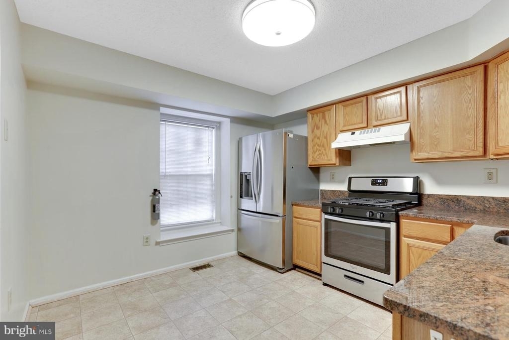 140 Barrow - Photo 11