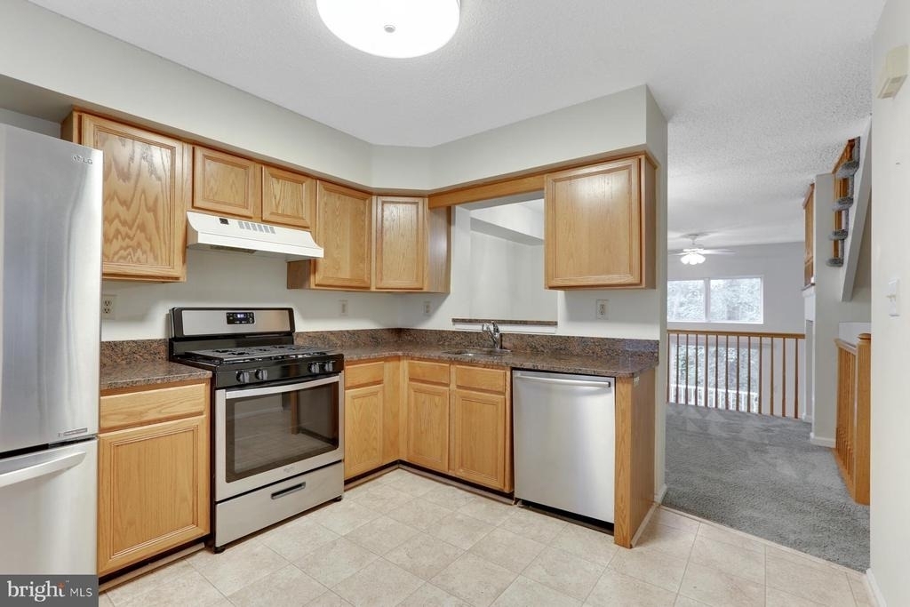 140 Barrow - Photo 9