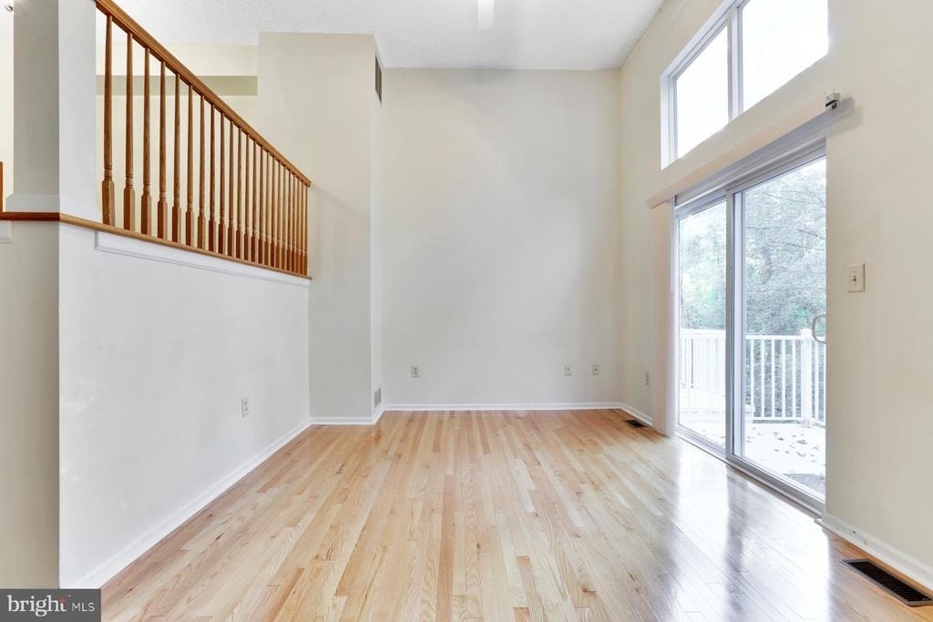 140 Barrow - Photo 4
