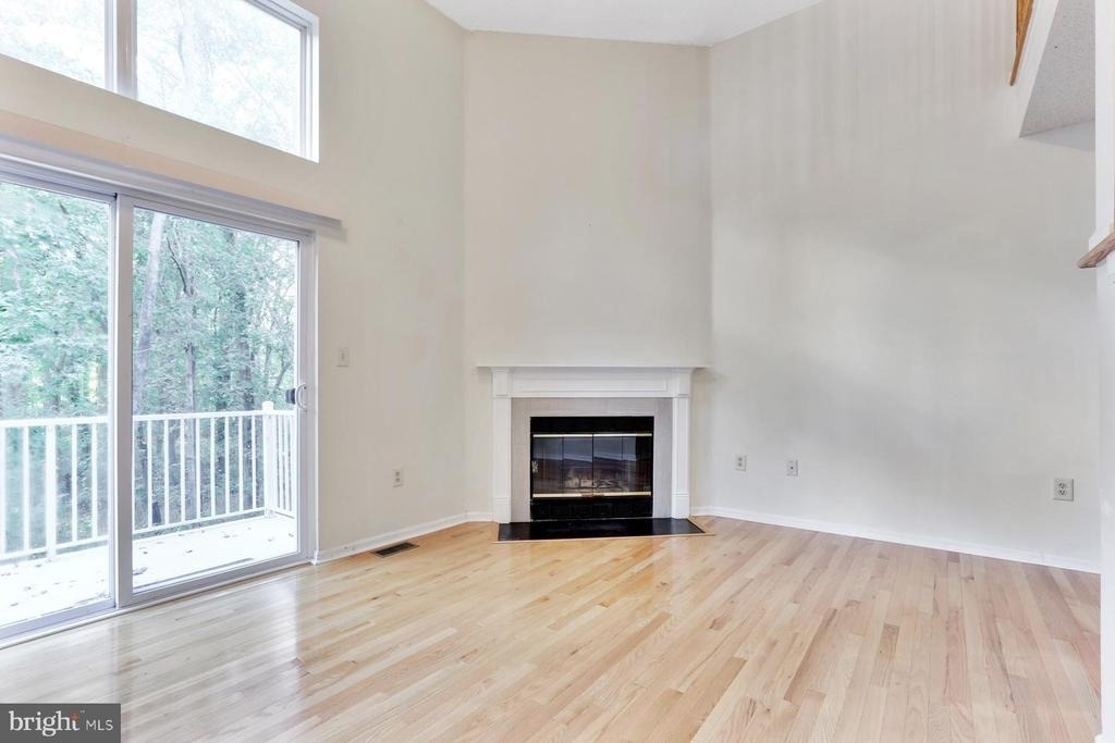 140 Barrow - Photo 2