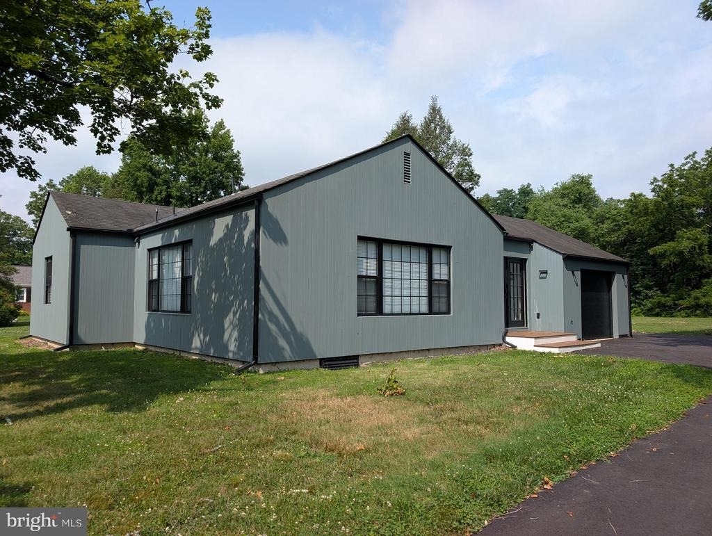 3351 Lawr-prin Road - Photo 0