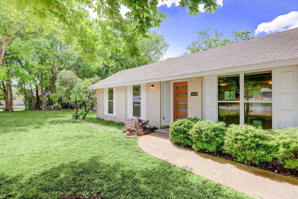 3100 Ray Wood Dr - Photo 0