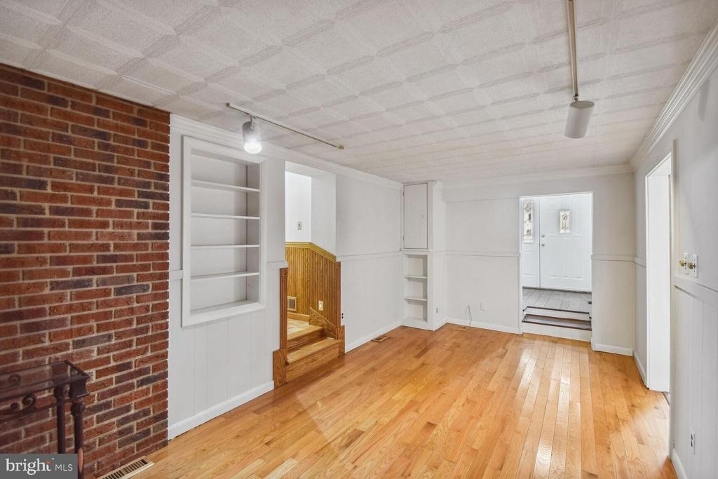 238 Varsity Avenue - Photo 13