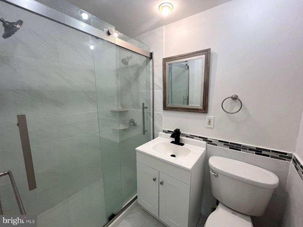 1508 Barclay Towers - Photo 13