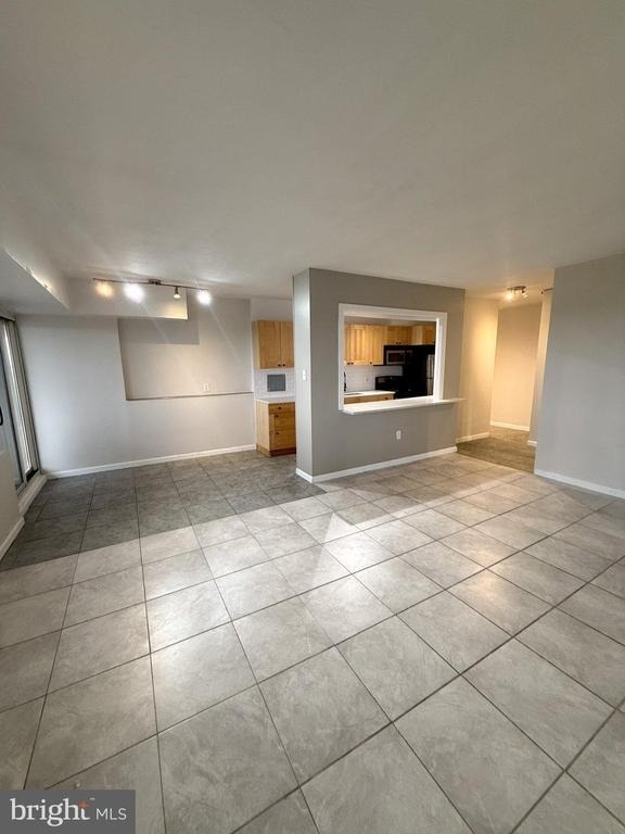 1508 Barclay Towers - Photo 1