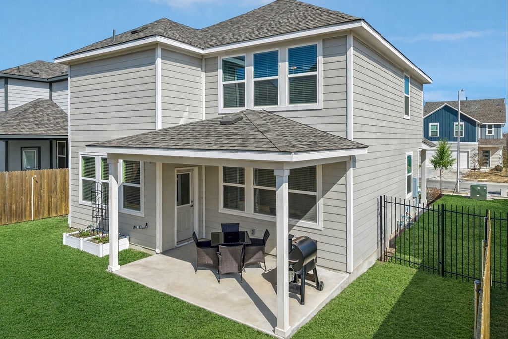 2903 Bronx Dr - Photo 1