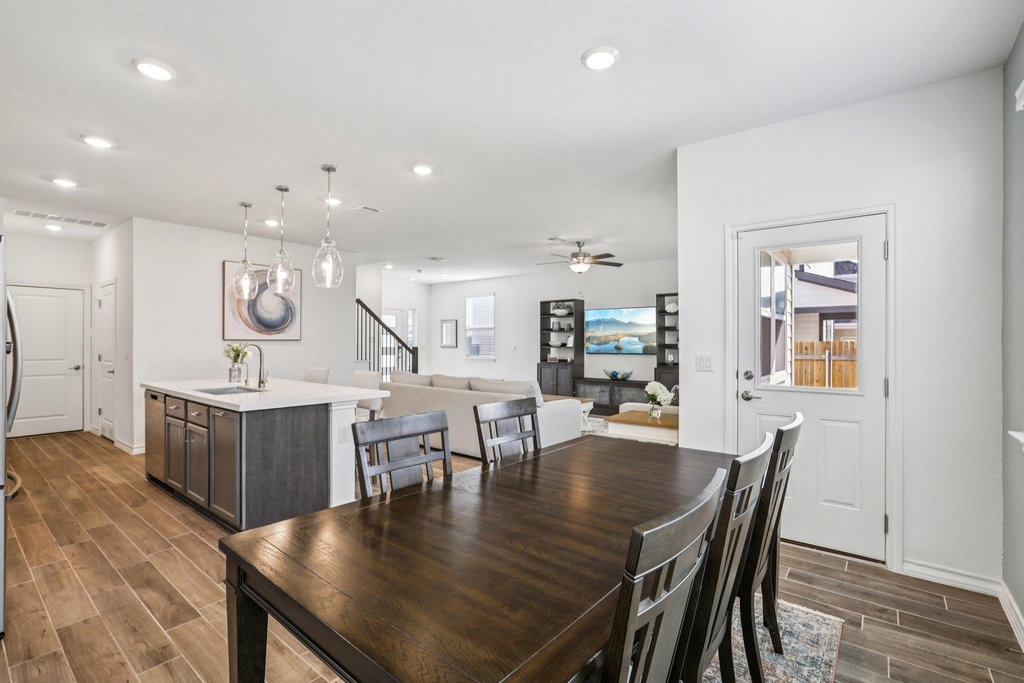 2903 Bronx Dr - Photo 10
