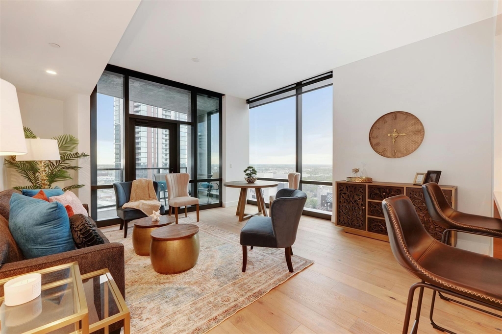 70 Rainey St - Photo 0