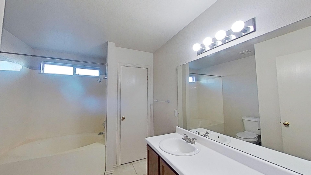 1200 Hughmont Dr - Photo 5