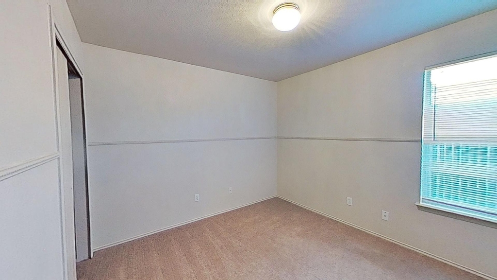 1200 Hughmont Dr - Photo 11