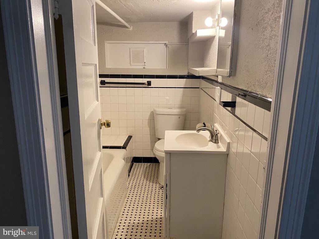 4711 Tecumseh Street - Photo 3