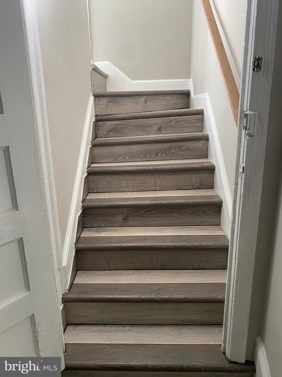 4711 Tecumseh Street - Photo 2