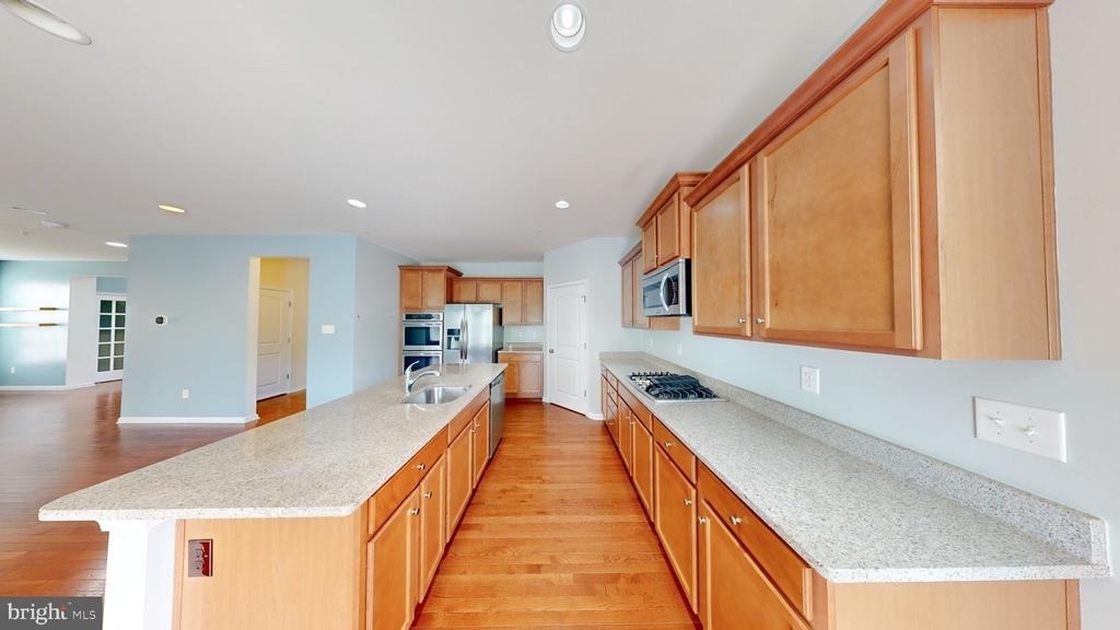 2604 Brooke Grove Road - Photo 2