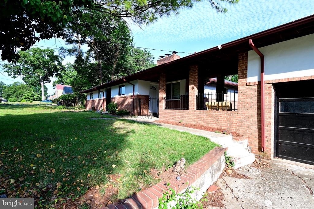 2509 Eliot Place - Photo 1