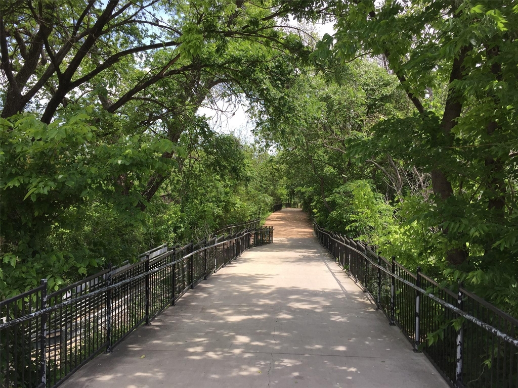 1900 Barton Springs Rd - Photo 17