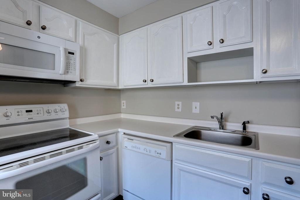 8906 Battery Place - Photo 14