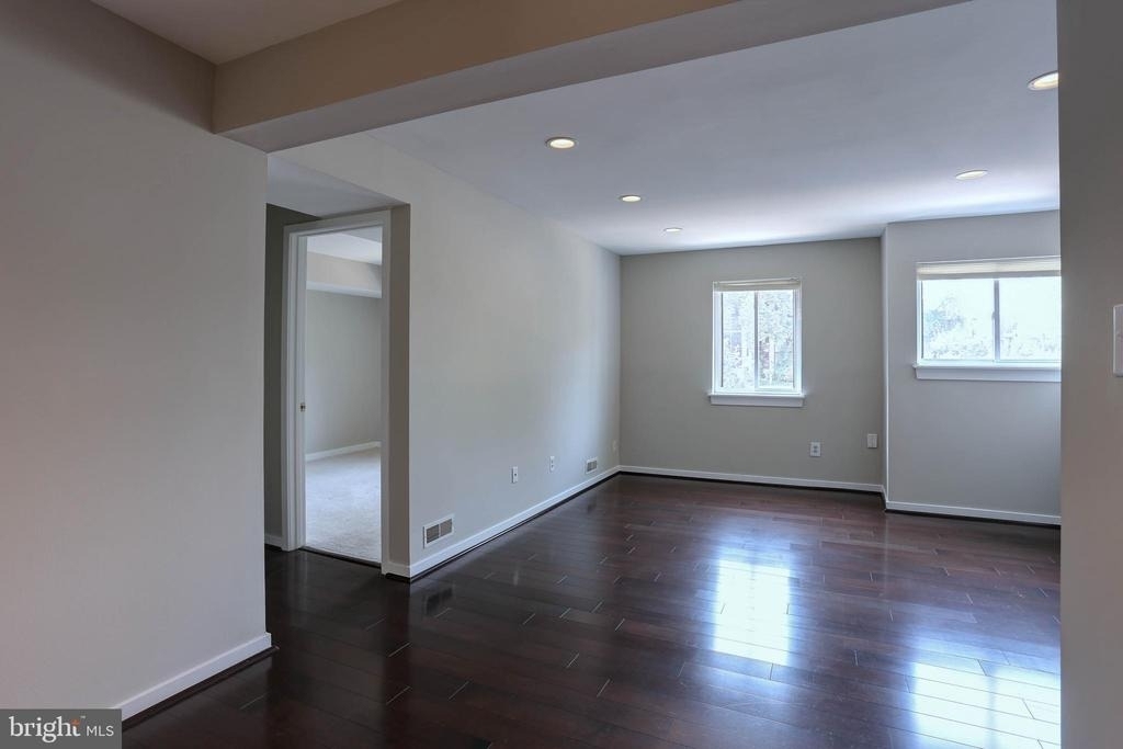 8906 Battery Place - Photo 11