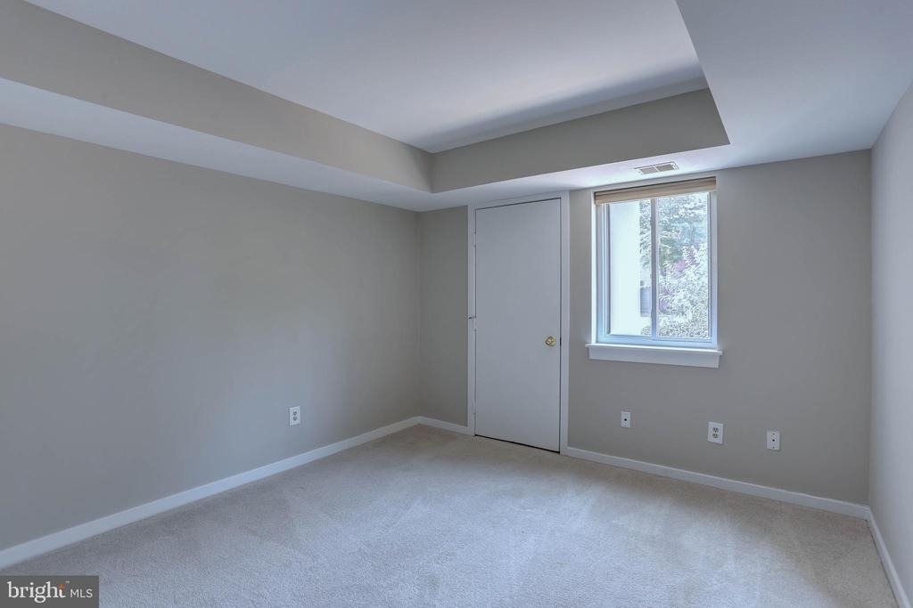 8906 Battery Place - Photo 3