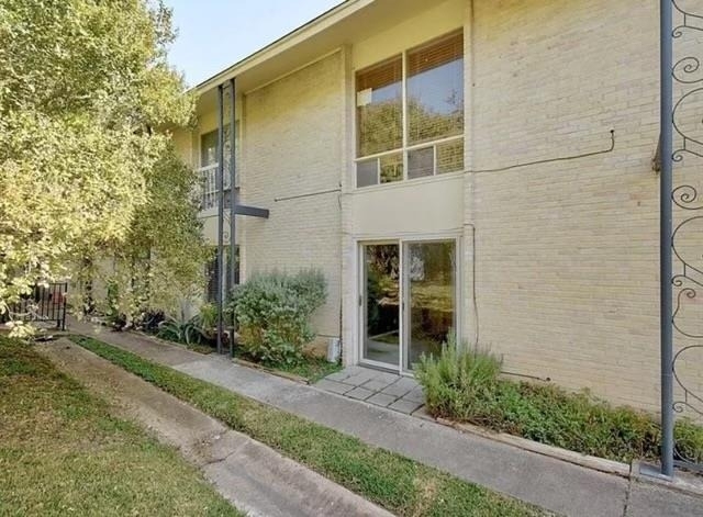 5332 Balcones Dr - Photo 4