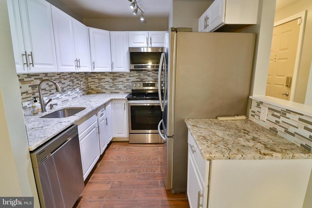 13111 Wonderland Way - Photo 11