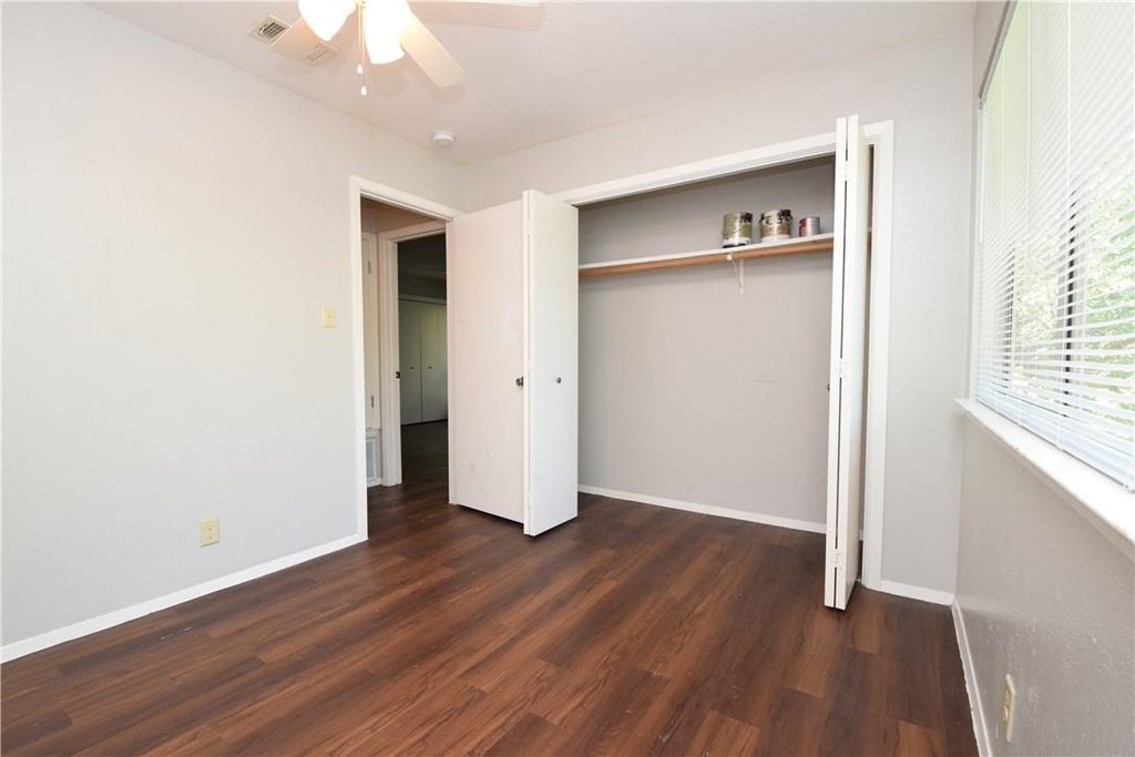 10811 Lanshire Dr - Photo 16