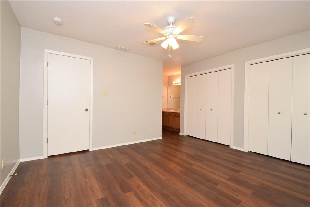 10811 Lanshire Dr - Photo 15