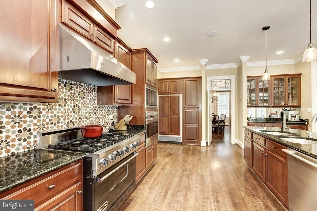 9909 Avenel Farm Drive - Photo 10