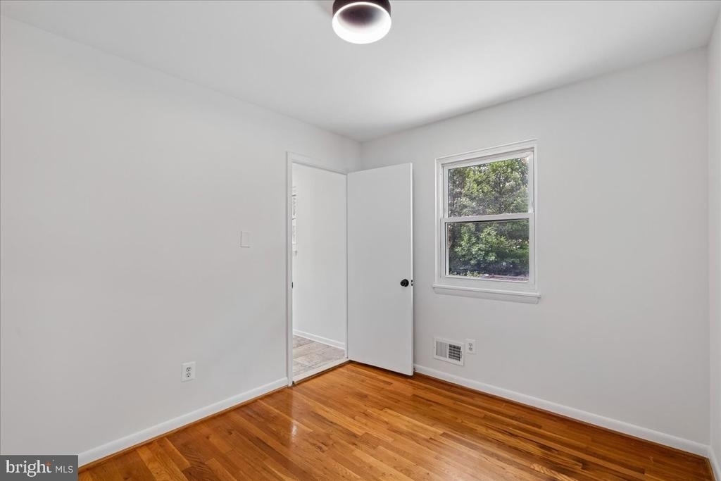 727 Grandin Avenue - Photo 12