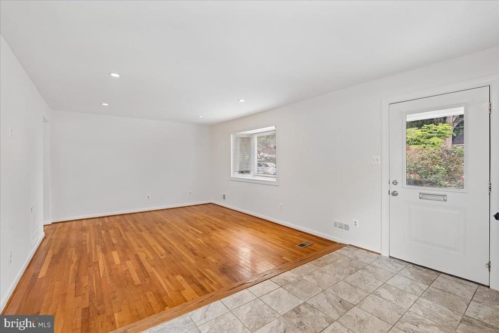 727 Grandin Avenue - Photo 9