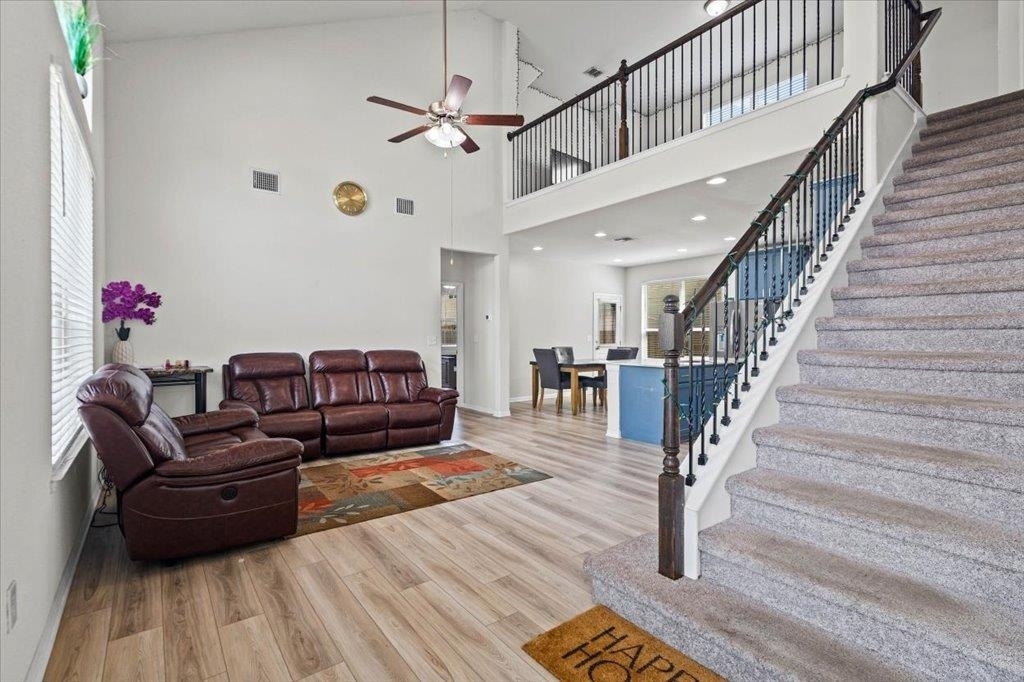 131 Macarthur Dr. - Photo 3