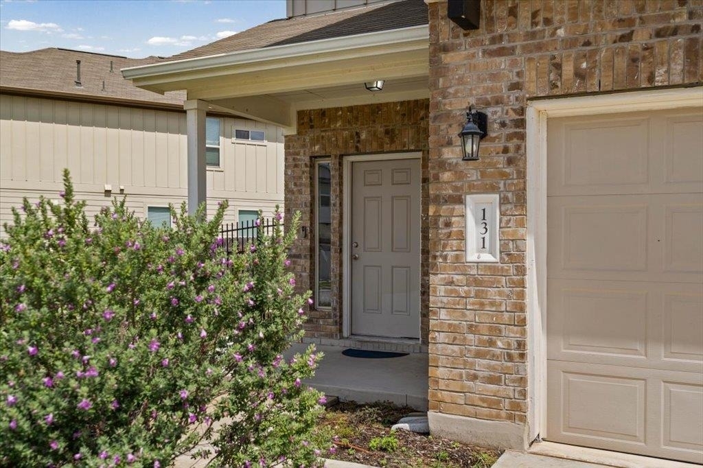 131 Macarthur Dr. - Photo 2