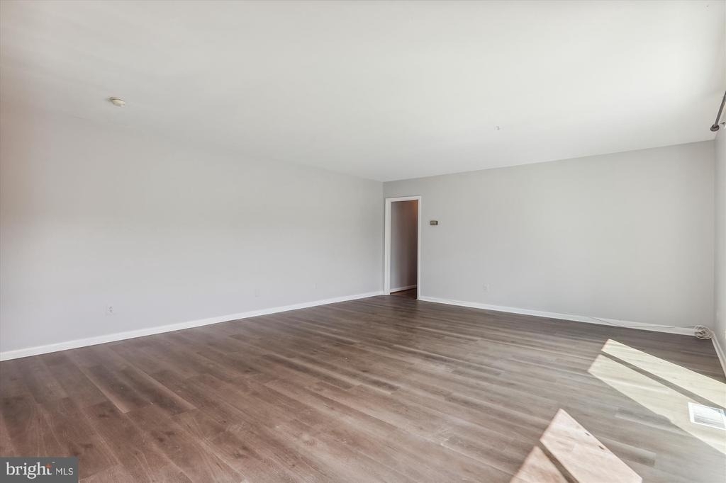 10631 Montrose Avenue - Photo 9