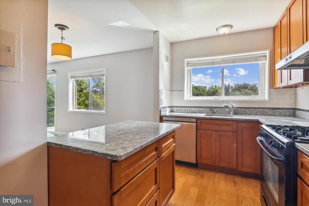 10631 Montrose Avenue - Photo 15