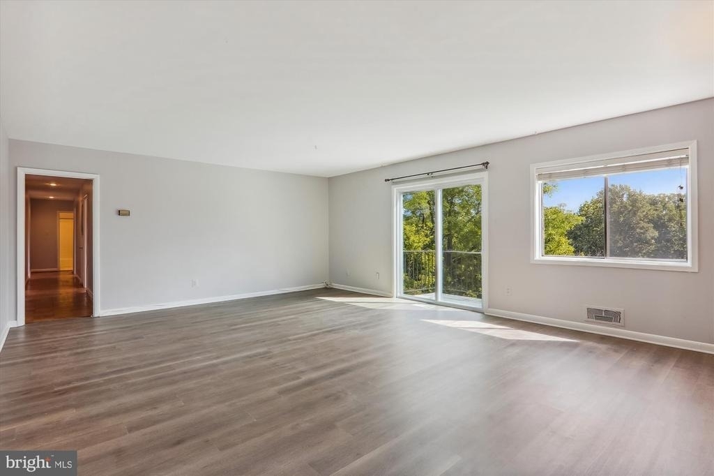 10631 Montrose Avenue - Photo 6