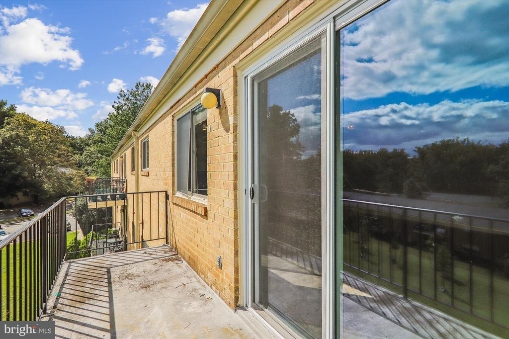 10631 Montrose Avenue - Photo 33