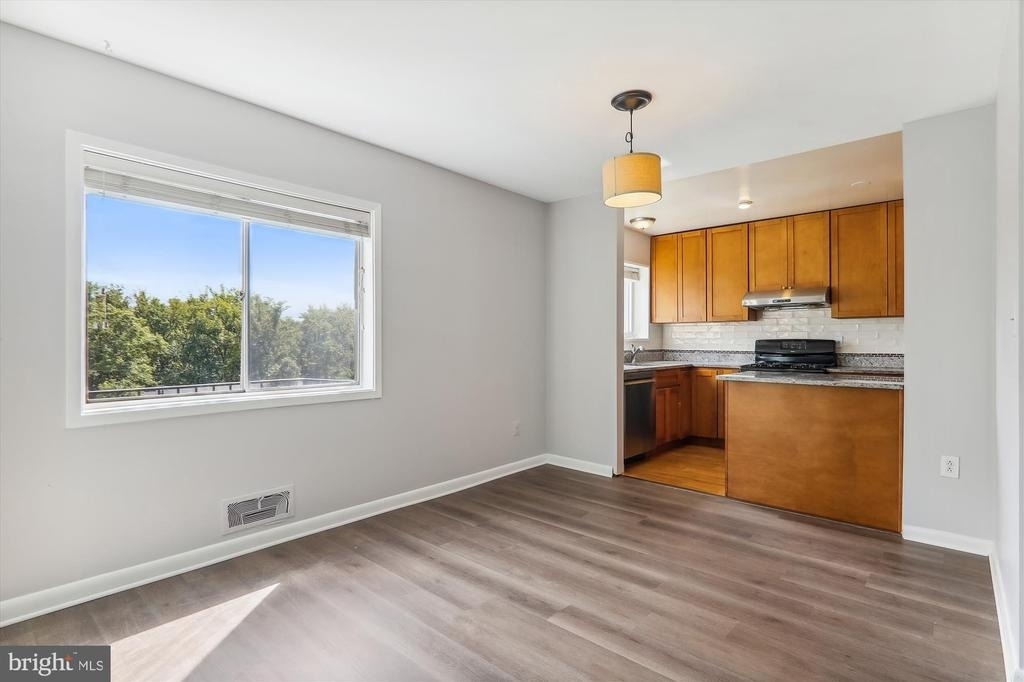 10631 Montrose Avenue - Photo 10