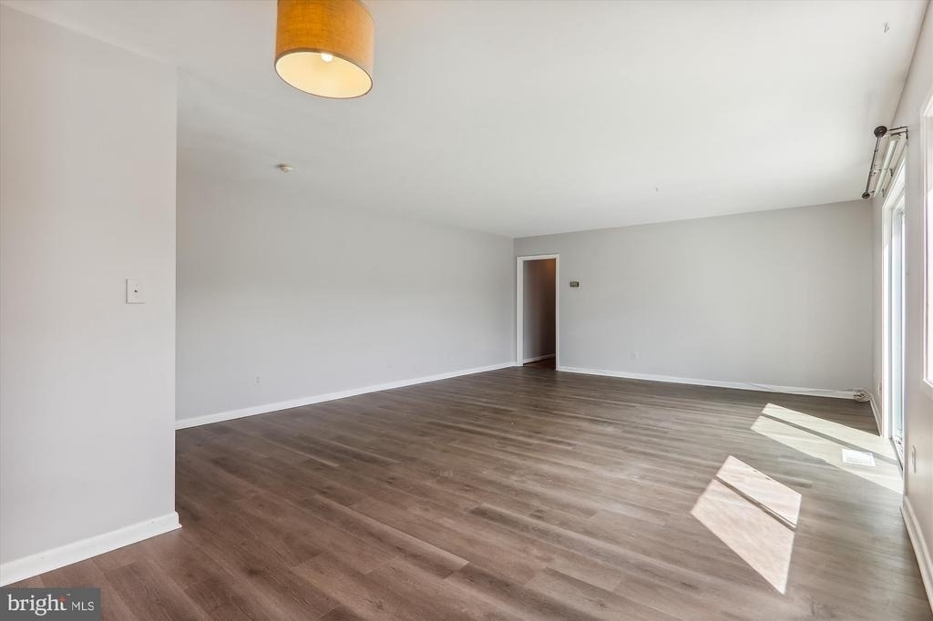 10631 Montrose Avenue - Photo 12