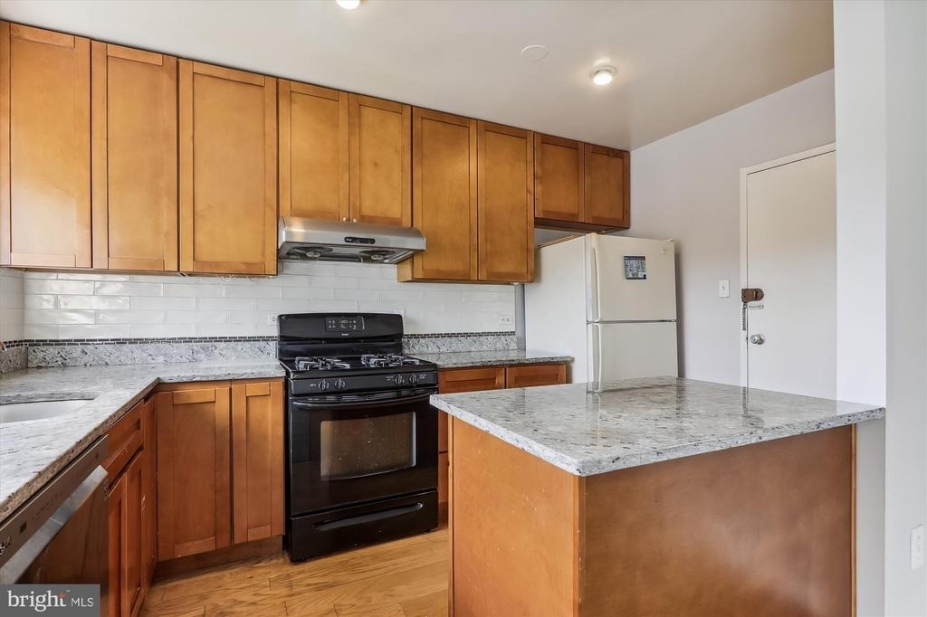 10631 Montrose Avenue - Photo 17