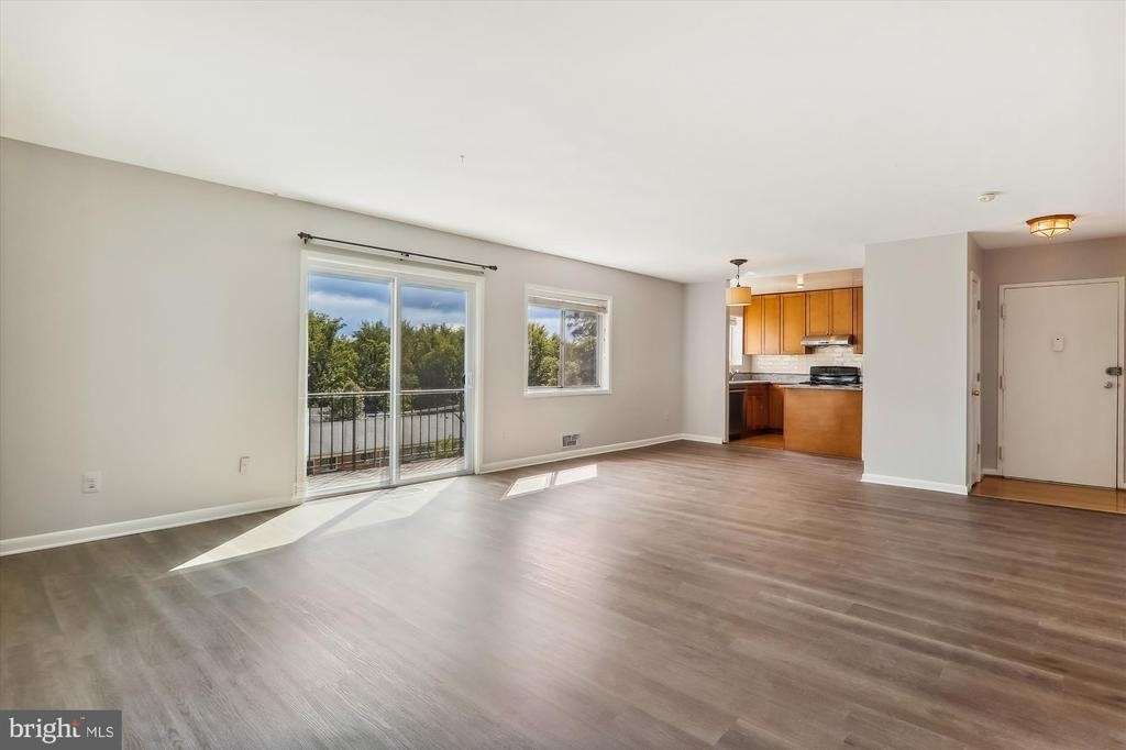10631 Montrose Avenue - Photo 7
