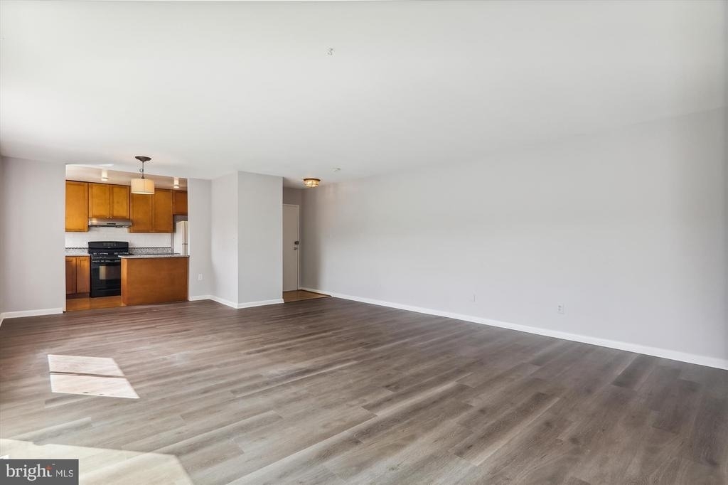 10631 Montrose Avenue - Photo 8