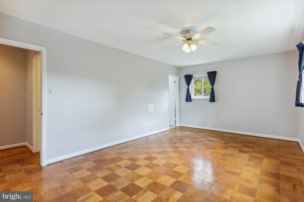 10631 Montrose Avenue - Photo 19