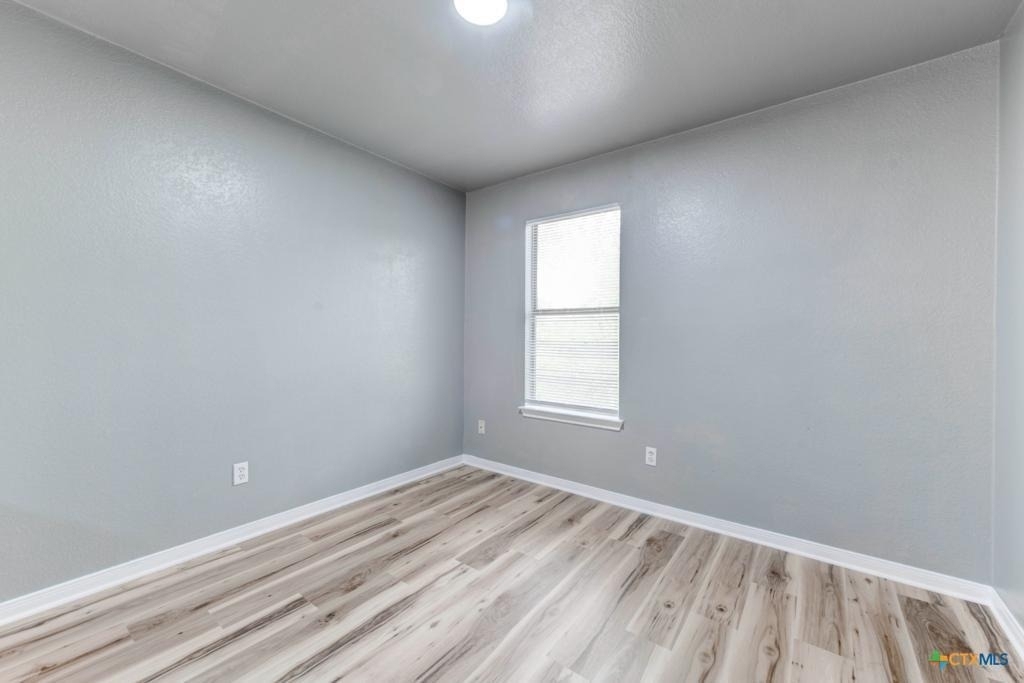2321 Terrace Dr - Photo 2