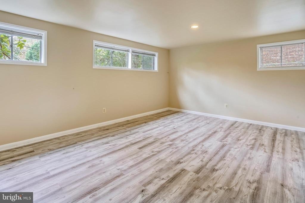 6048 Rossmore Drive - Photo 13