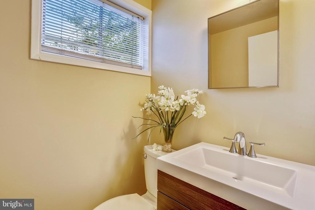6048 Rossmore Drive - Photo 18